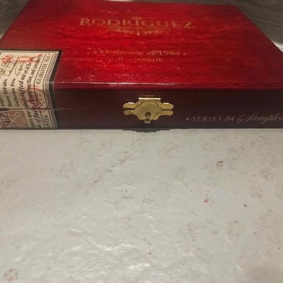 Rodriguez Sampler Wood Cigar Box Man Cave Stuff 5" x 7" - Picture 4 of 6